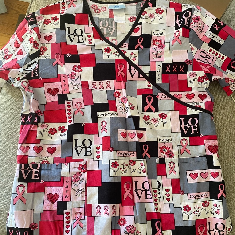 Scrub tops - Picture 2 of 6
